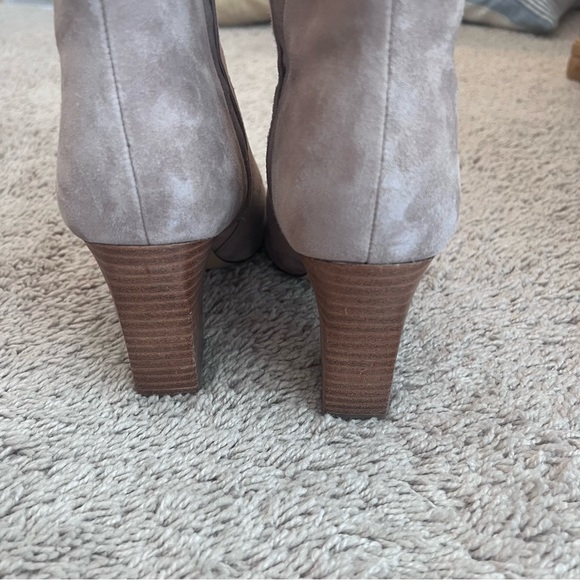 Marc Fisher Suede Stacked Heel Pointy Toe Ankle Booties - Picture 4 of 5
